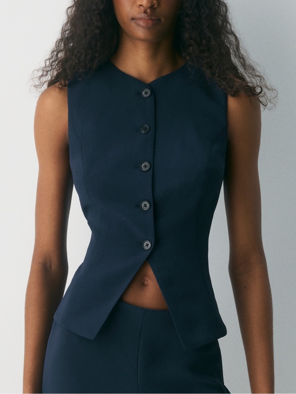 Aritzia Regal Crepette Vest in Admiral - Picture 2 of 6